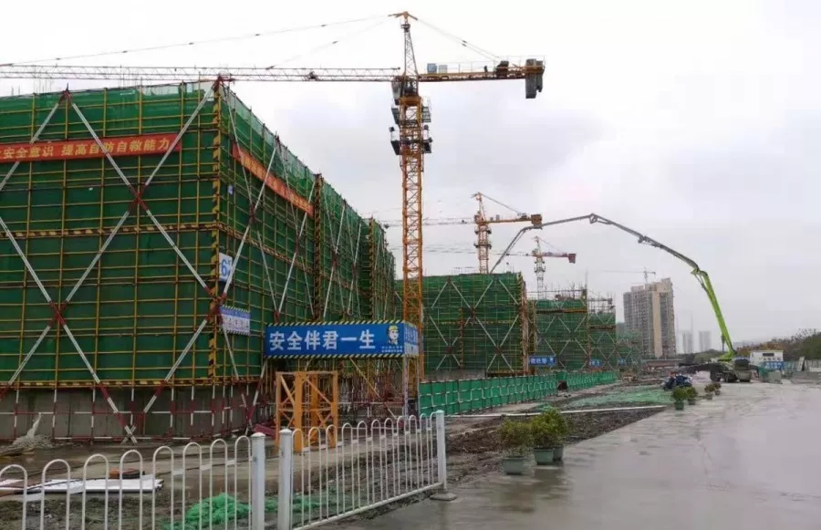 市北32號地塊提前完成地下室結(jié)頂！